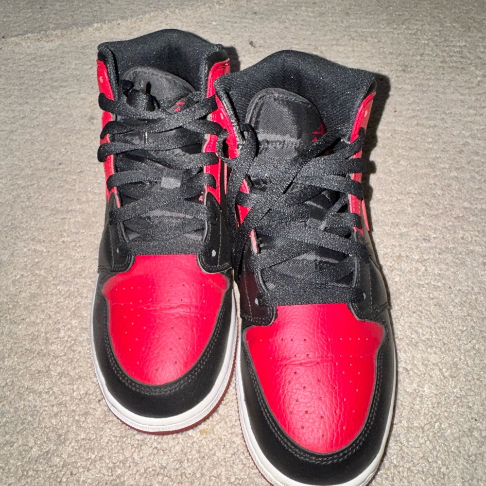 Nike Air Jordan Retro 1 - Big kids size 7